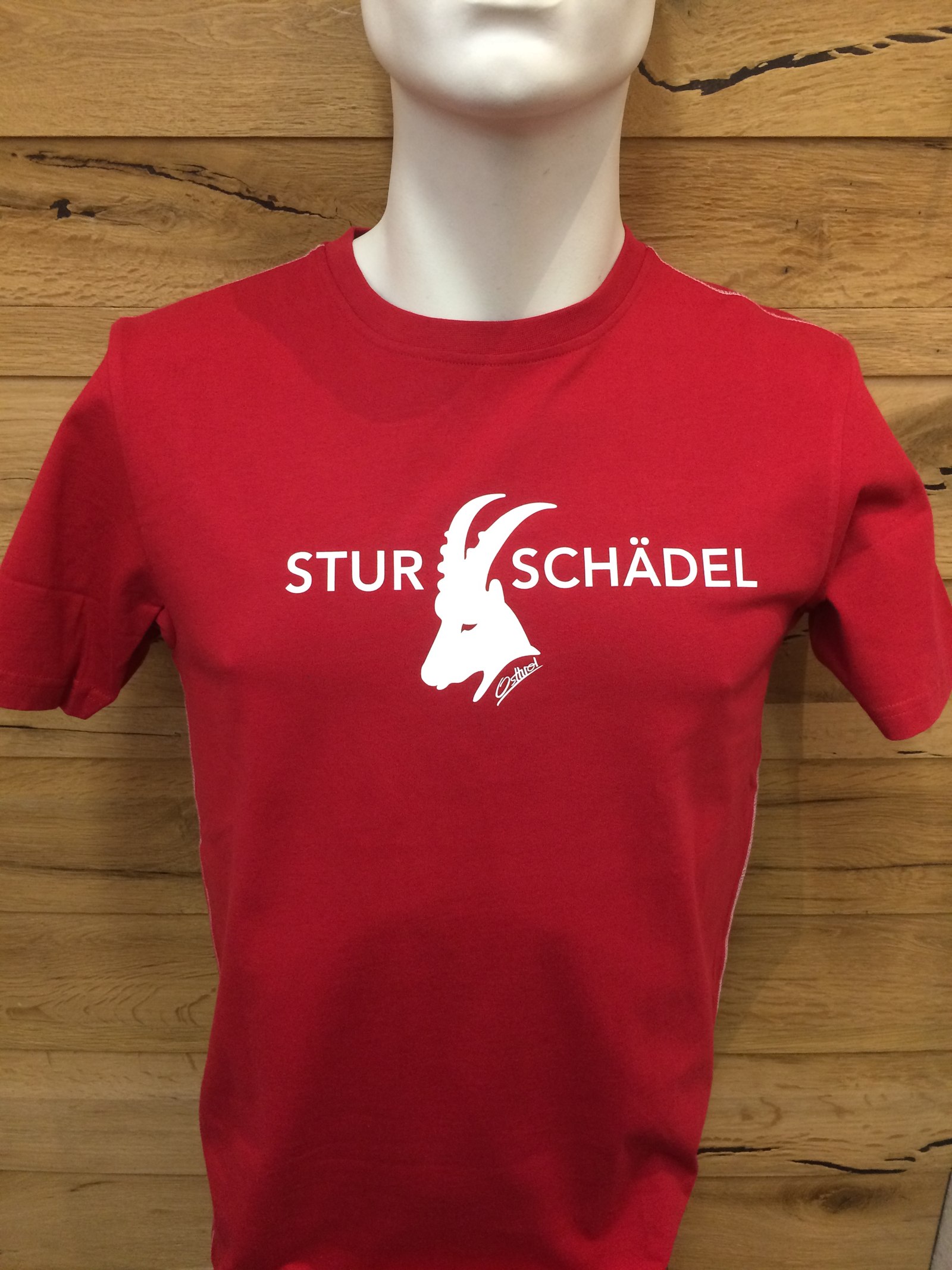Herren T-Shirt "Sturschädel" rot