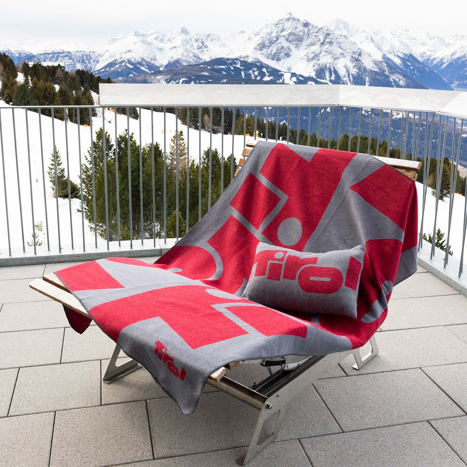 Decke "BERGWÄRME" grau/rot