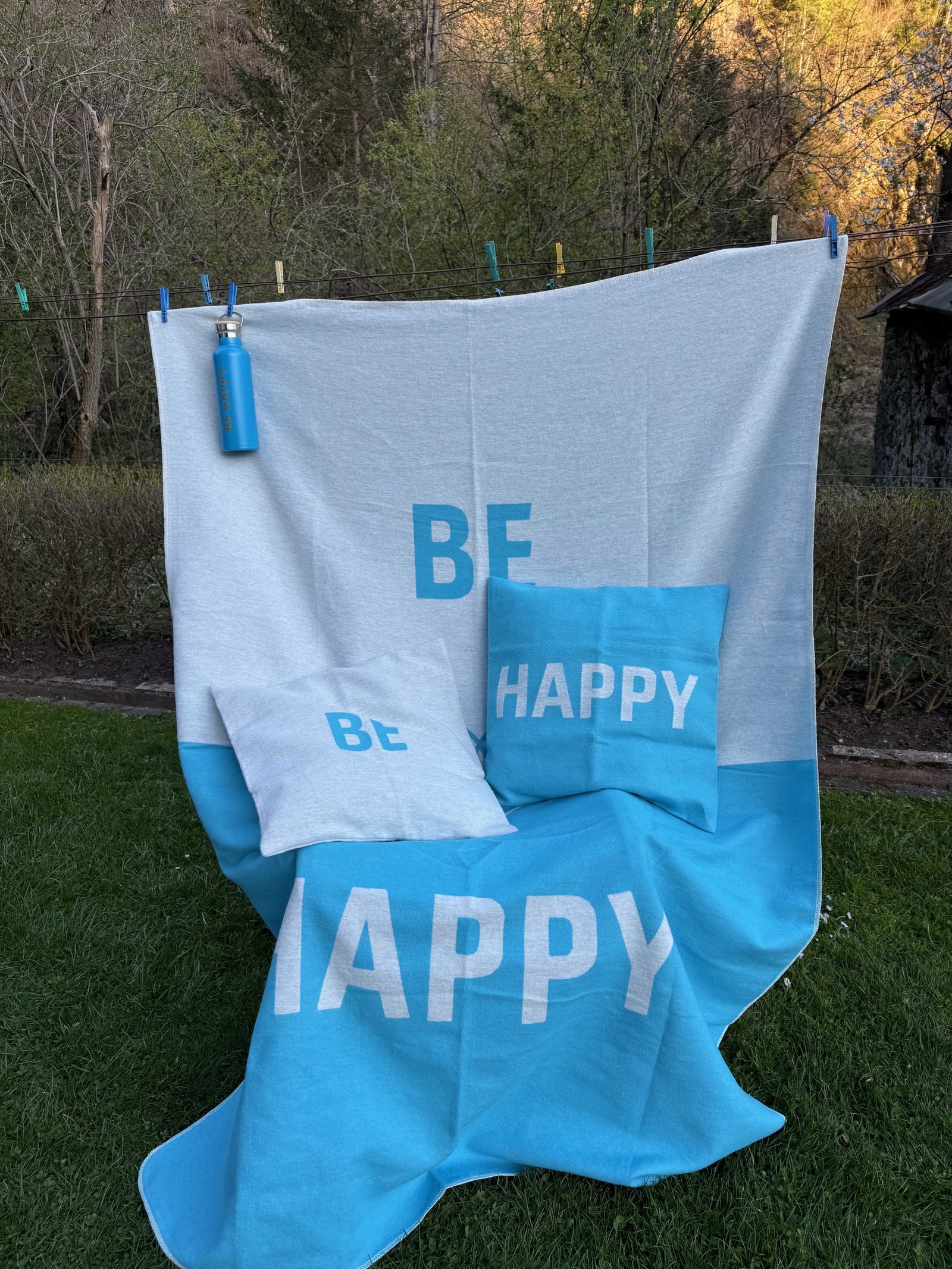 Decke "BE HAPPY" türkis