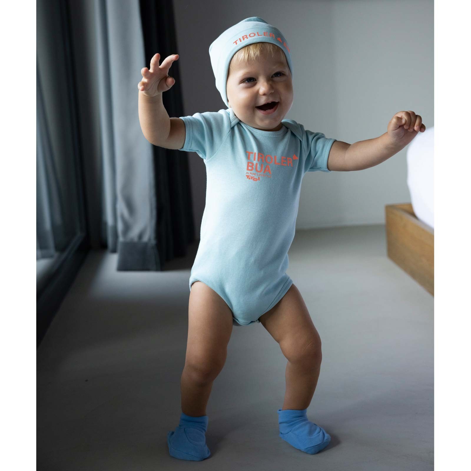 Babybody "Tiroler Bua" hellblau